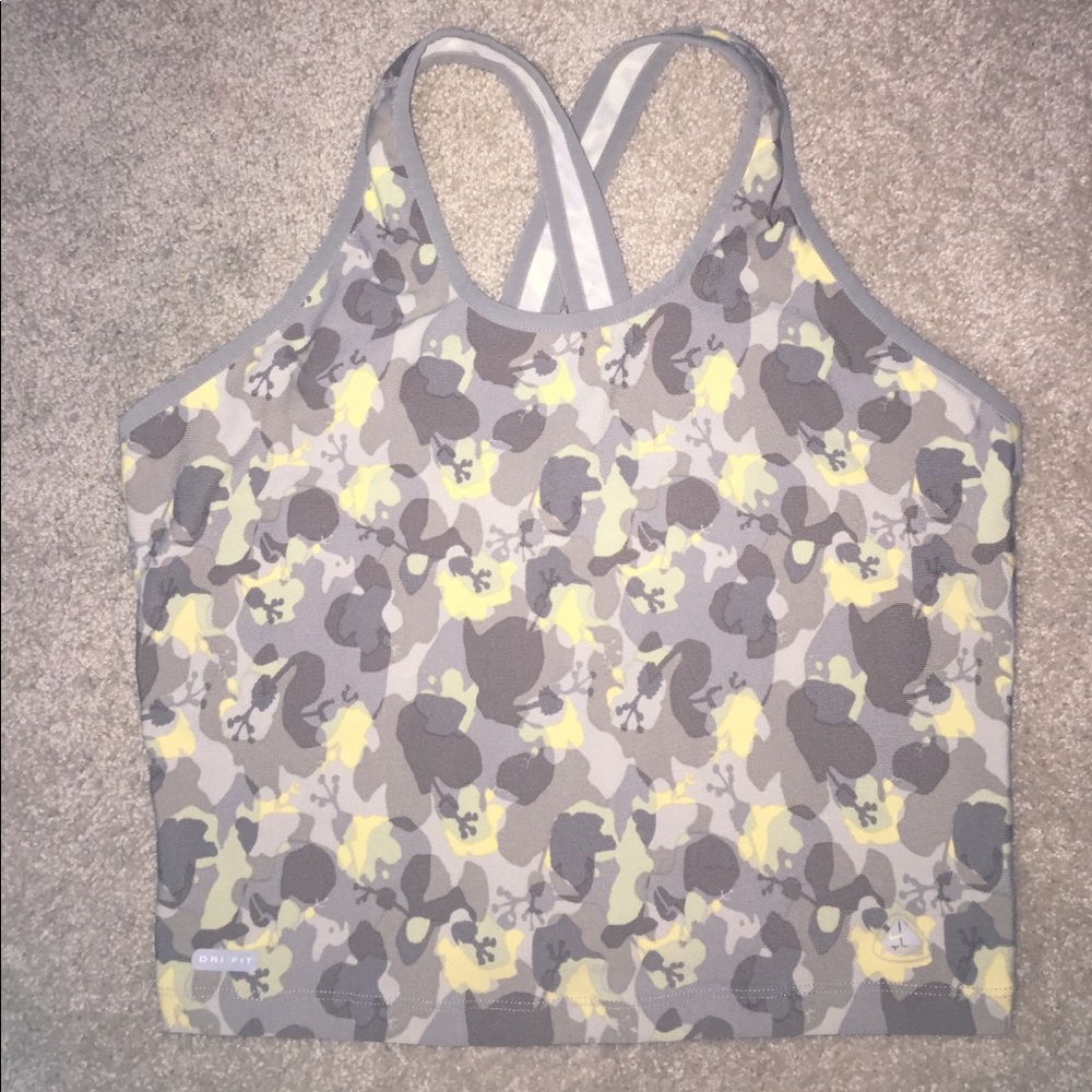 Nike ACG size Large Workout Top NWT